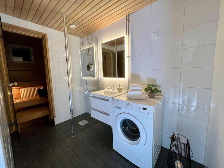 Spacious City Center Apt - Sauna - Self Check In Rovaniemi Exterior photo
